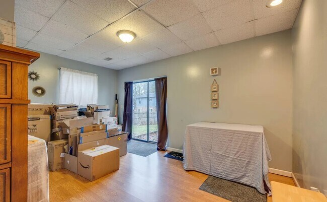 Foto del edificio - 1813 Todd Dr