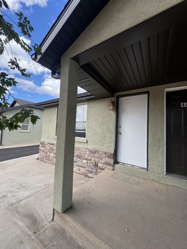 Building Photo - 444 N 400 W