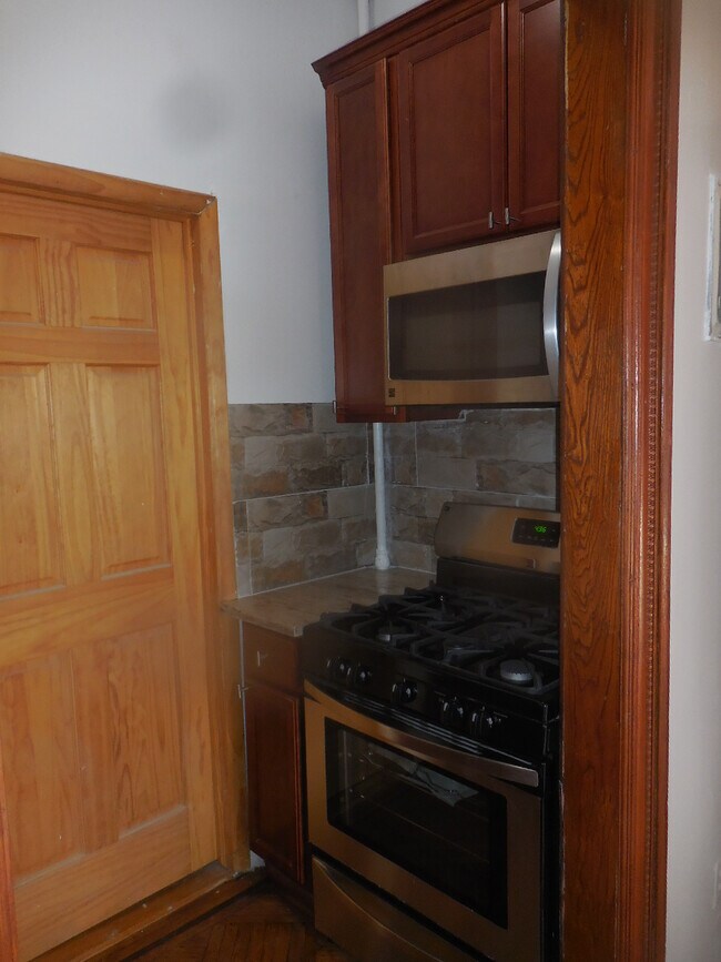 Kitchen View - 406 Sterling Plz