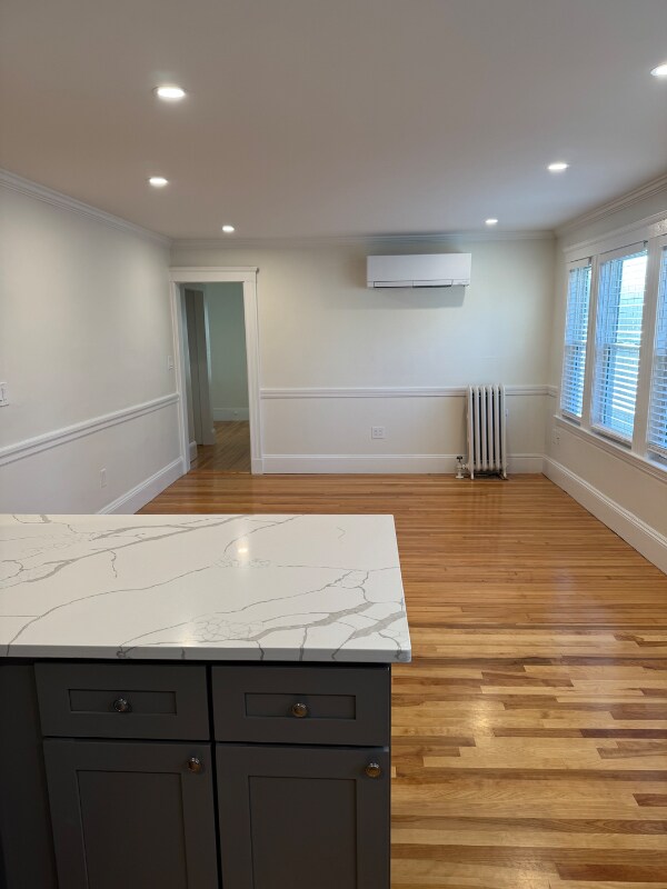 Foto del edificio - 63 Raymond Ave