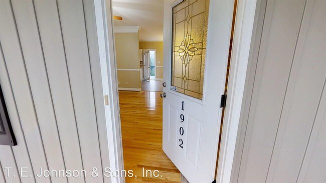 Building Photo - 3 br, 3 bath House - 1902 Ebert St
