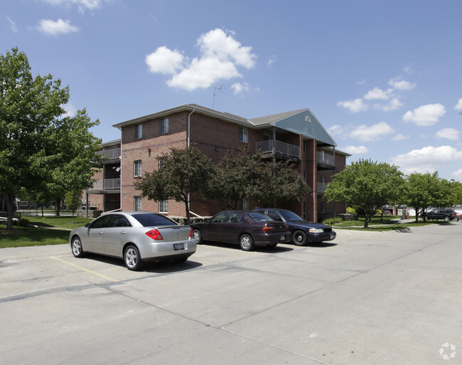 Building Photo - Embassy Park Apartments