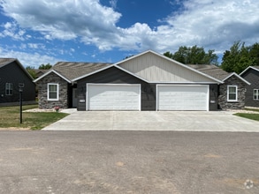 Building Photo - 3718 Doolittle Dr