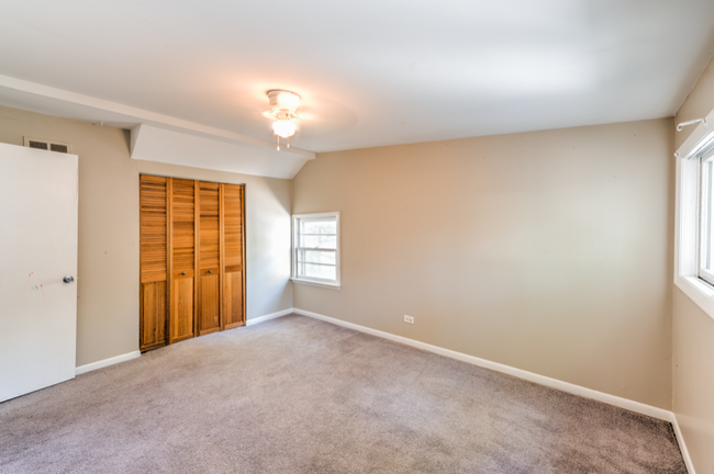 Foto del edificio - 25420 Golfview Ave