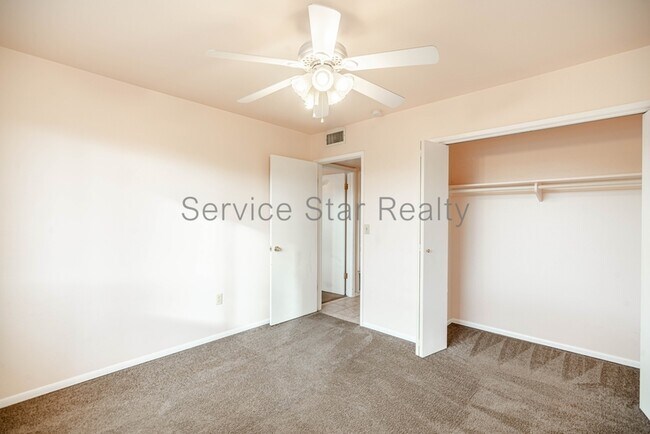 Building Photo - 10023 N 103rd Dr