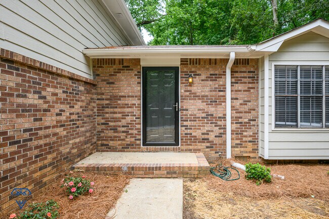 Foto del edificio - 4400 Chartley Ln