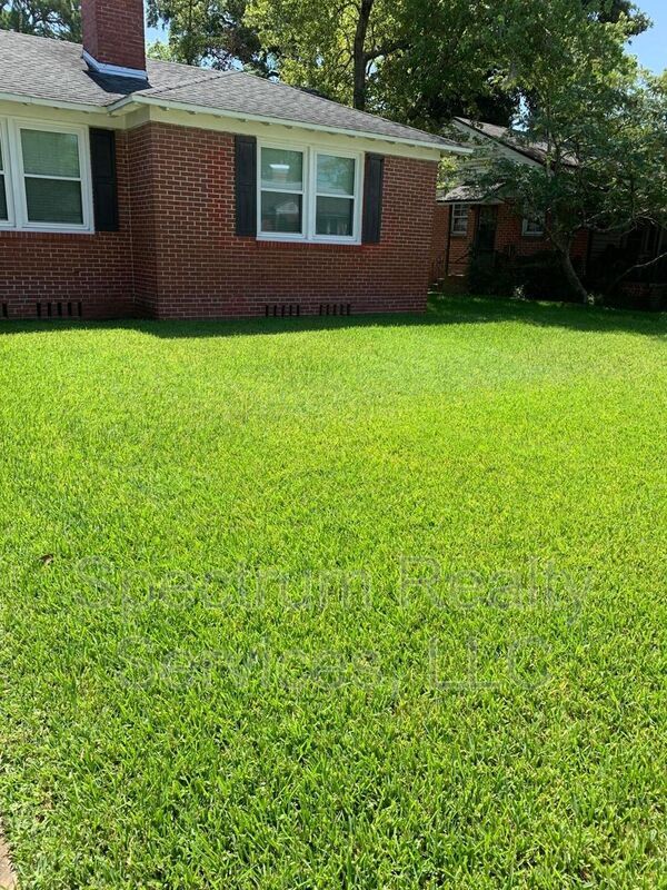 Foto del edificio - 2151 Traymore Rd