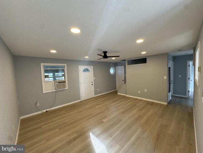 Foto del edificio - 74 Plumtree Ln