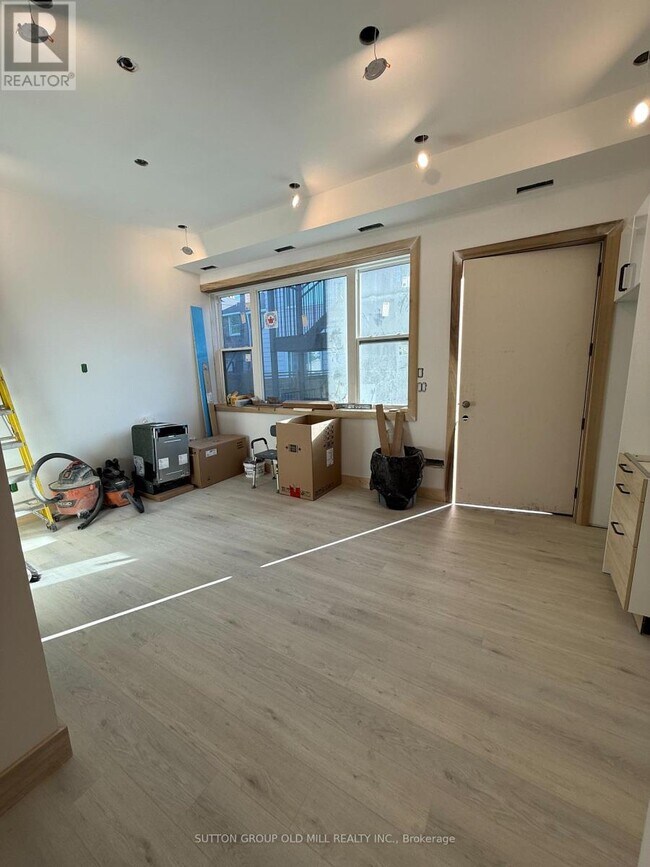 Building Photo - 625 Harvie Ave
