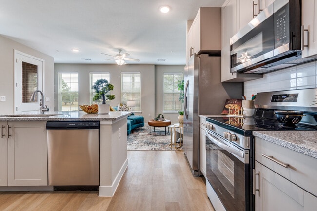 Building Photo - Parkwood Oaks