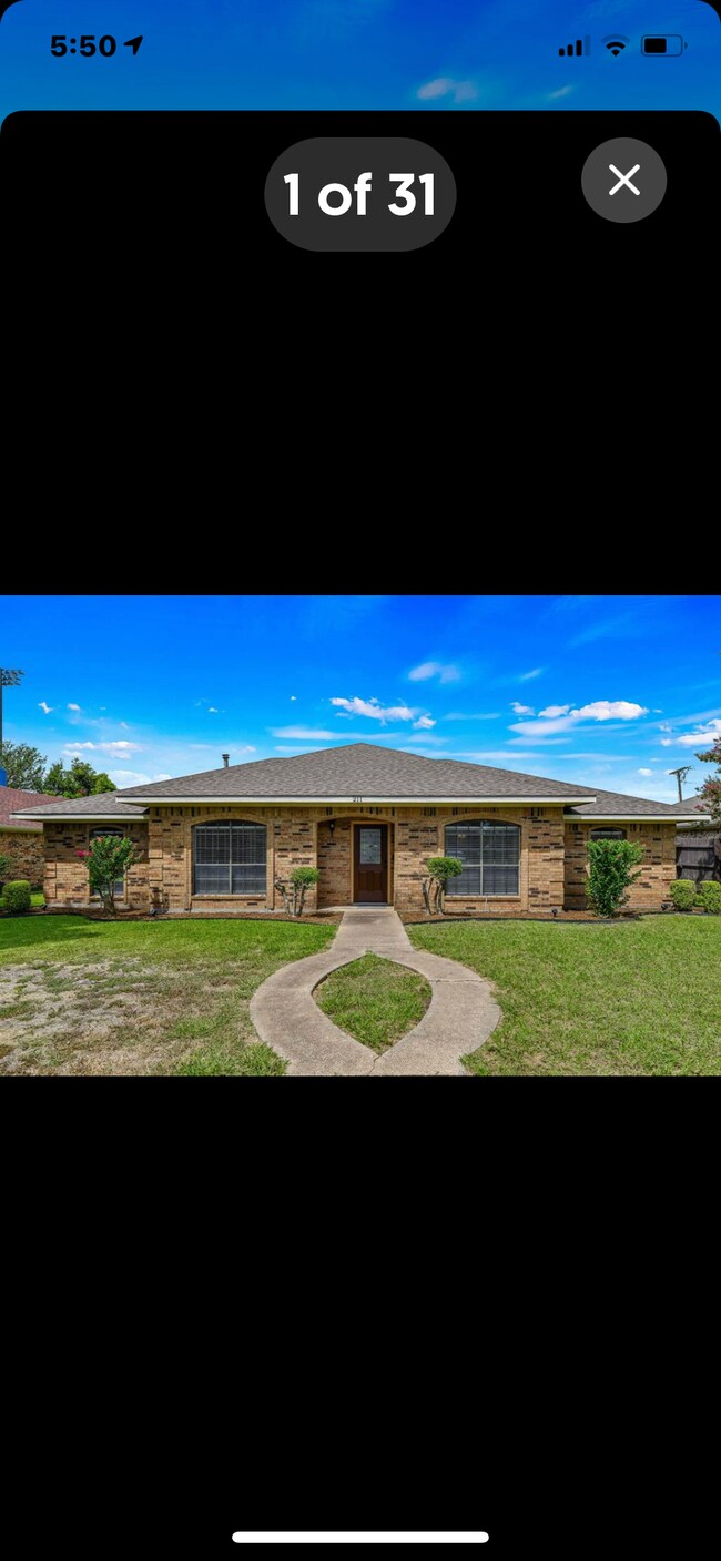 Foto del edificio - 211 Sycamore Creek Rd