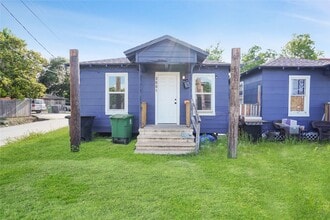 Building Photo - 3003 Amboy St