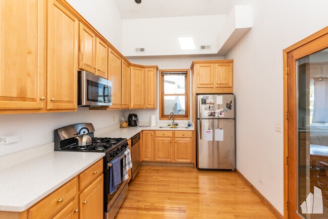 Building Photo - 1937 W Diversey Pky