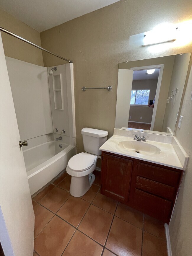 Foto del edificio - 9931 Village Briar