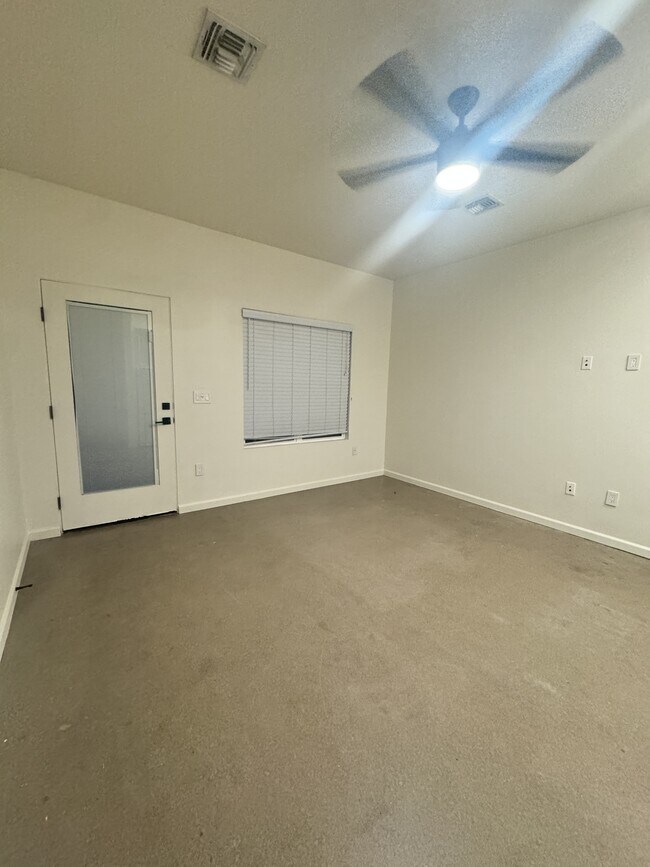 Foto del edificio - 317 E Weldon Ave