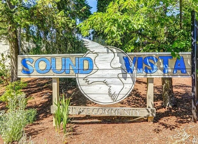 Foto del edificio - Charming 2BR Condo in Burien