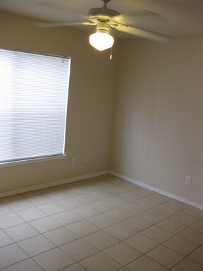 Foto del edificio - Spacious 1B/1B Unfurnished Condo near Beach in the Heart of Destin!