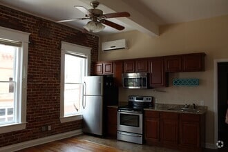 Building Photo - 317 W B St