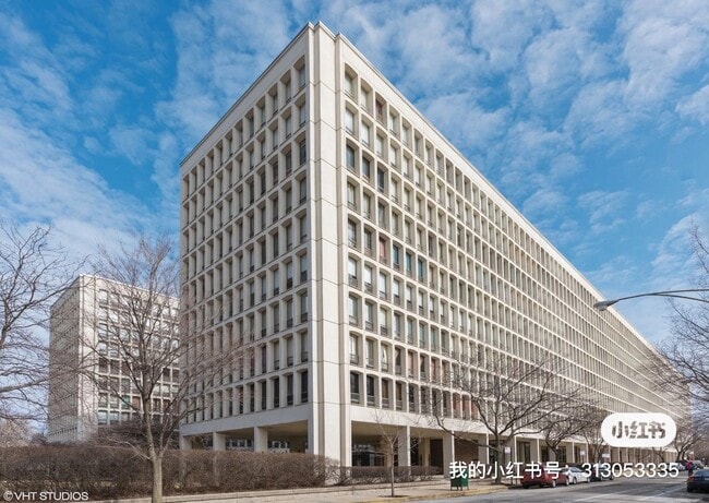 Building Photo - 1400 E 55th Pl