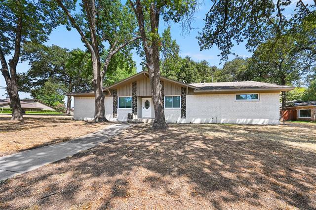 Foto del edificio - 2346 Robinhood Dr
