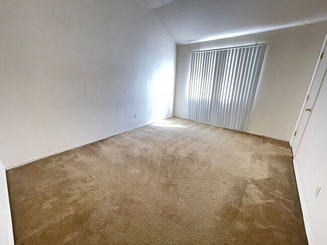 Foto del edificio - 4411 Jeff Scott Dr