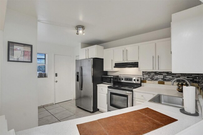 Foto del edificio - 1690 NE 191st St