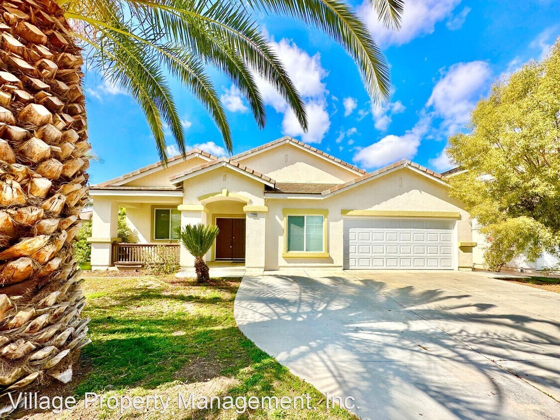 Primary Photo - 4 br, 2 bath House - 37699 Sedona Circle