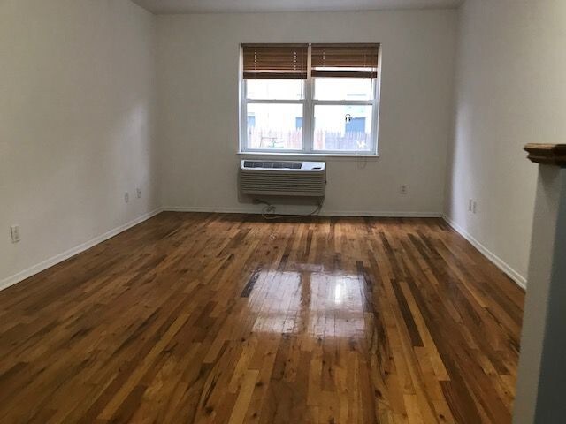 Primary Photo - 345 E 91st St