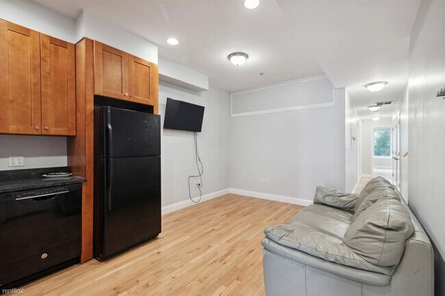 Foto del edificio - 3 br, 2 bath Triplex - 1846 N 17TH ST Unit B