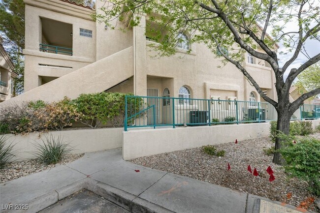 Foto del edificio - 2251 Wigwam Pkwy
