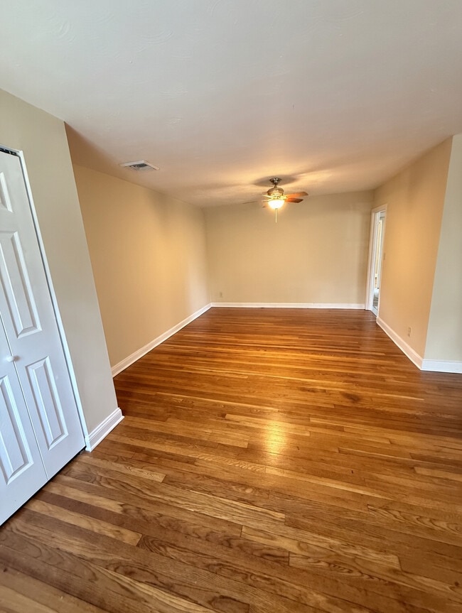 Building Photo - 190 Institute Rd