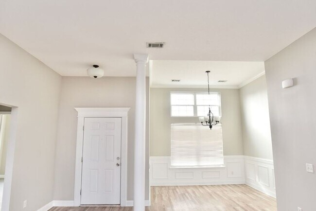 Building Photo - 128 Brasher Dr