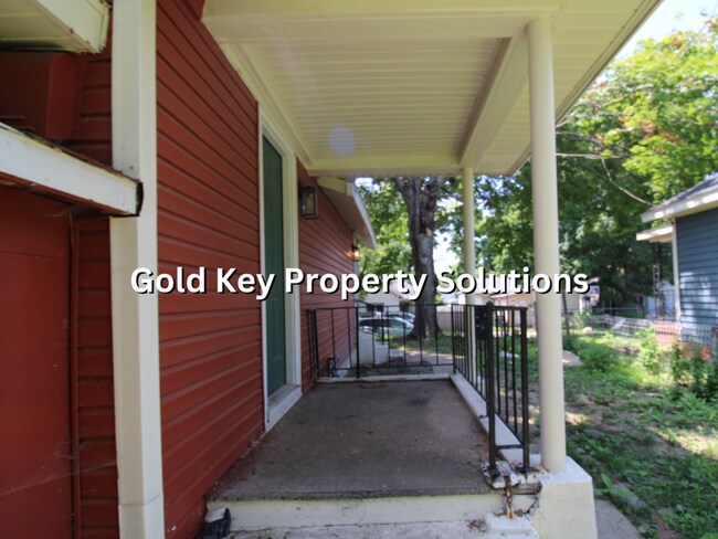 Foto del edificio - Cute 2 BR 1 BA House in Muncie with Fenced...