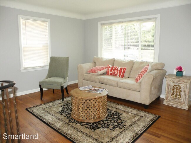 Building Photo - 3 br, 2 bath House - 633 Babbitt Rd