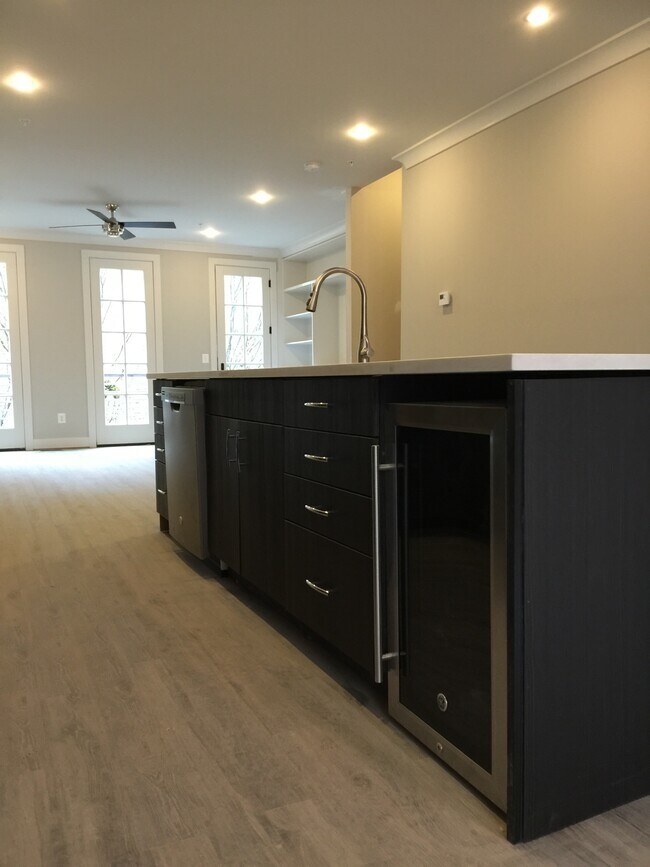 Photo - 910 N Buchanan St Townhome