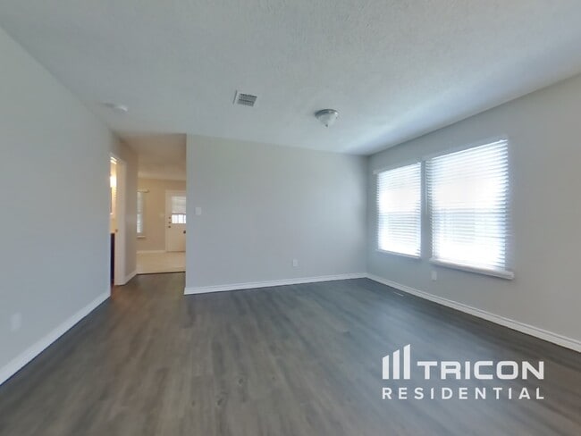 Building Photo - 4600 Courtside Dr