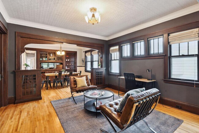 Foto del edificio - 3006 W 44th St