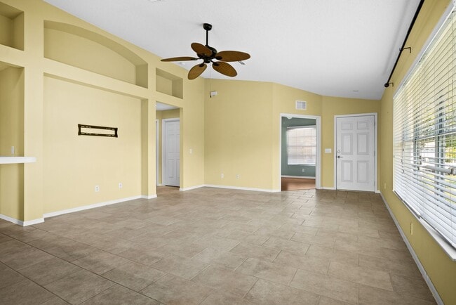 Building Photo - Key Vista home on cul-de-sac