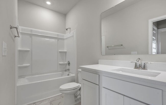 Guest Bathroom - 159 Little Britain St
