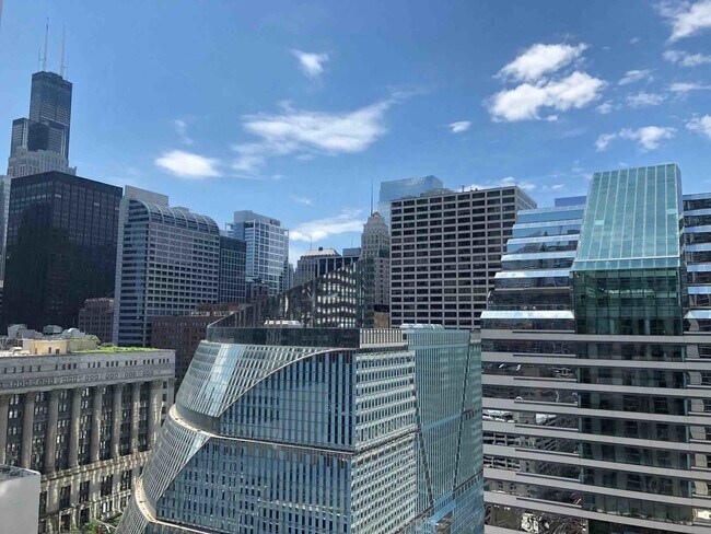 Foto del edificio - 200 N Dearborn St