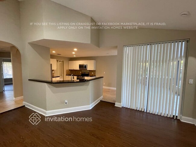 Building Photo - 3261 NW 108th Dr