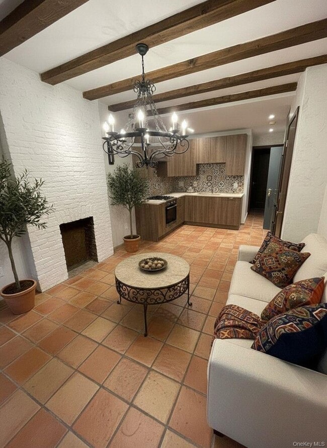 Building Photo - 294 Broadway