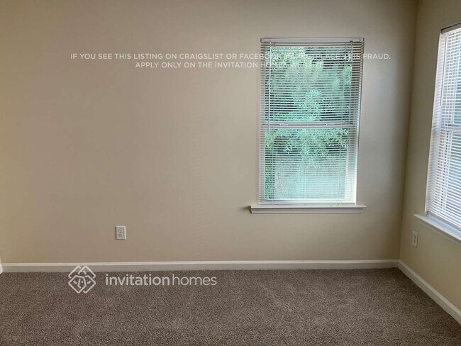 Building Photo - 3447 Rosebud Park Dr