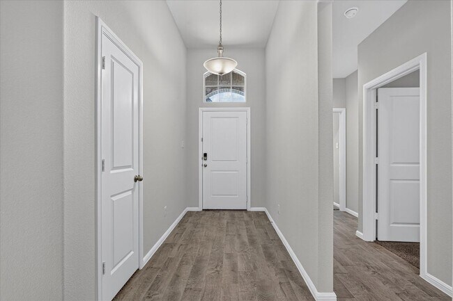 Building Photo - 8613 Wildwest Dr
