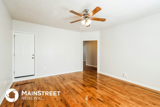 Building Photo - 3819 River Park Dr