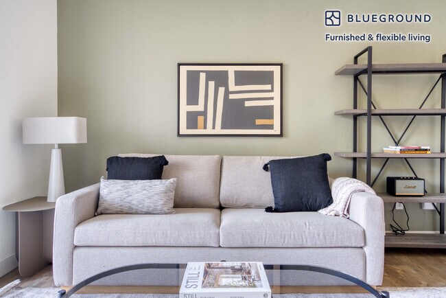 Foto del edificio - 1265 Lakeside Dr