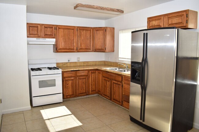 Foto del edificio - 512-516 N CITRUS AVENUE
