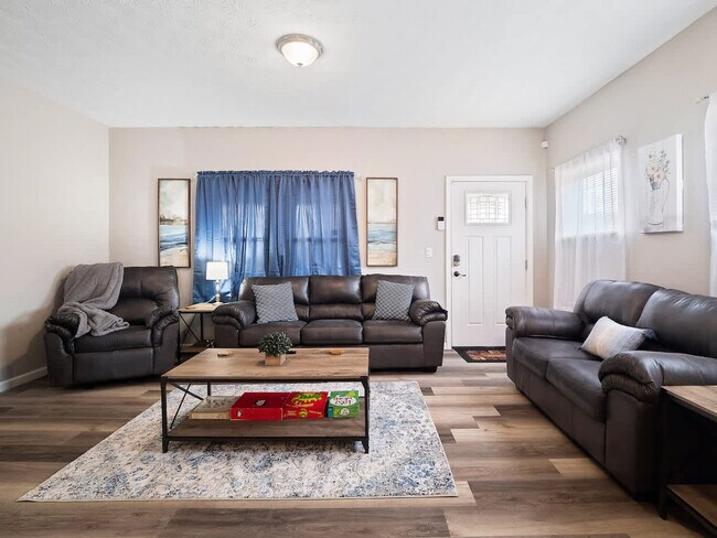 Foto del edificio - 1415 W 57th St