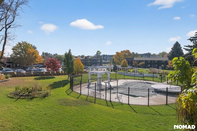 Foto del edificio - 1865 Fenton St