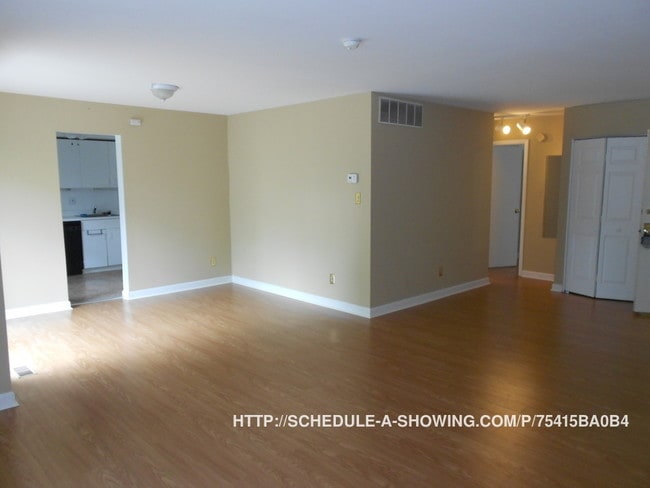 Building Photo - 367 Homeland Southway